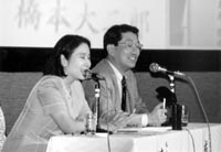 清原慶子さん・成毛真さん (27.jpg 9,947Byte)